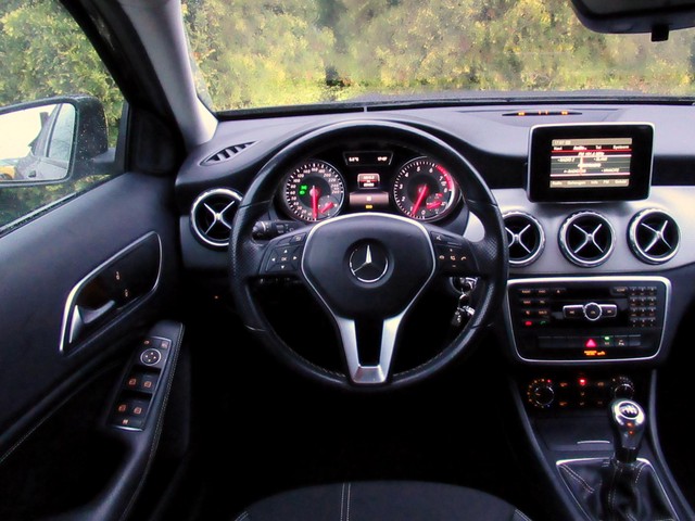 Mercedes-Benz GLA 200 Ambition   Navi   Trekhaak