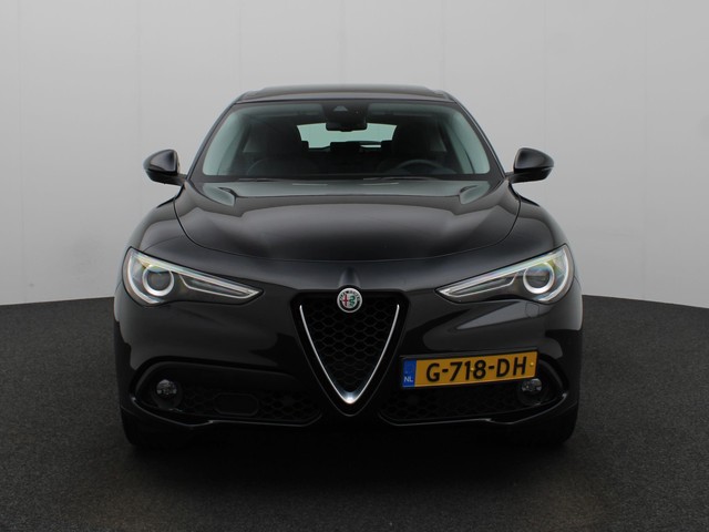 Alfa Romeo Stelvio Super | AUT 180PK | Climate Control | Cruise Control | Apple Carplay | Pano | Camera | Leder | 20''inch LM velgen