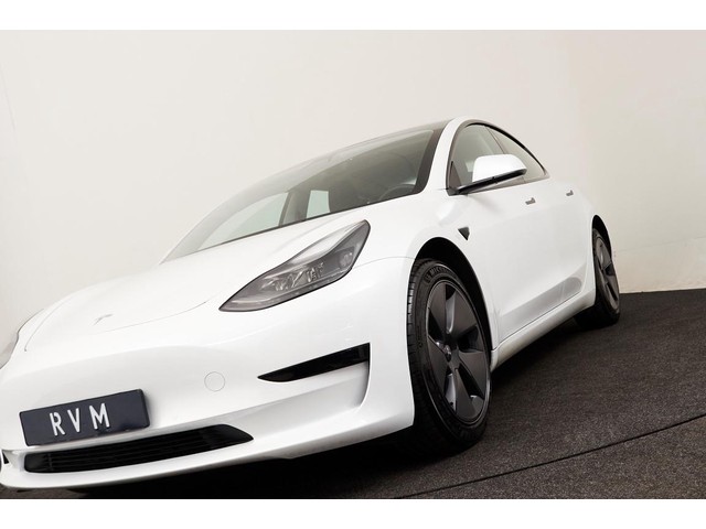 Tesla Model 3 RWD PLUS ALL-IN PRIJS | NW MODEL | AUTOPILOT | LEDER | ELEKTRISCHE KLEP | PANORAMA DAK |