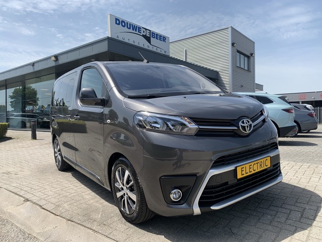 Toyota ProAce 8 persoons Executive Aut leer navi  2 fase laadsysteem