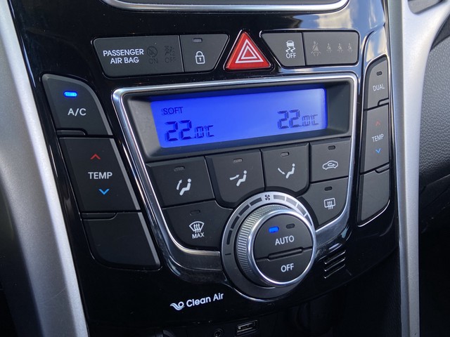 Hyundai i30 Wagon 1.6 GDI i-Vision *Automaat* Dealer onderhouden, ECC Clima, PDC, Cruise, Bluetooth, LED, LMV 16, USB AUX