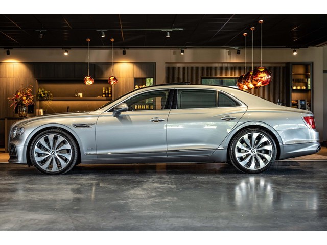 Bentley Flying Spur 6.0 W12 S, 635 PK, First Edition, Mulliner Specification, Naim Bentley, Pano Dak, BTW, 2020!!
