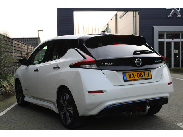 Nissan Leaf Tekna 40 kWh 1-Fase € 2.000,- Subsidie mogelijk! ProPilot, Leder, Camera's, Zwart dak, Trekhaak afneembaar, Navigatie, BOSE Audi