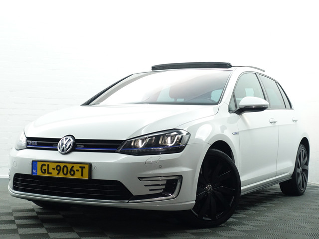 Volkswagen Golf 1.4 TSI GTE+ Aut- Panodak, Camera, Stoelverwarming, Navi, Xenon Led