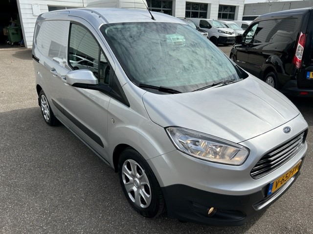 Ford Transit Courier 1.5 TDCI Trend AIRCO NAVIGATIE I PDC ACHTER I MULTIMEDIA I COMPLETE ONDERHOUDSHISTORIE