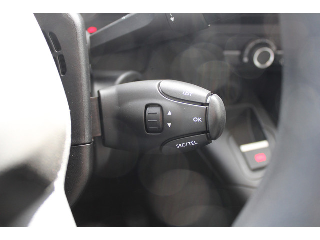 Citroen Berlingo 1.5 BlueHDi 100PK 3-zitplaatsen, Airco, Radio DAB+, Trekhaak, Cruise Control, Apple Carplay Android Auto, Betimmering, Lichtmeta