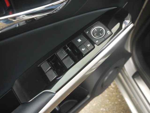 Lexus IS 300h 25th Edition NL-Auto!! Camera I Nav. I Climate --- A.S. ZONDAG OPEN VAN 11.00 t m 16.00 UUR ---