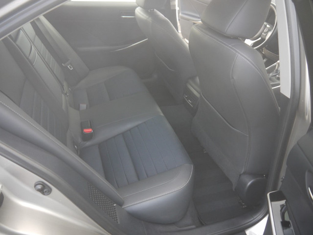 Lexus IS 300h 25th Edition NL-Auto!! Camera I Nav. I Climate --- A.S. ZONDAG OPEN VAN 11.00 t m 16.00 UUR ---