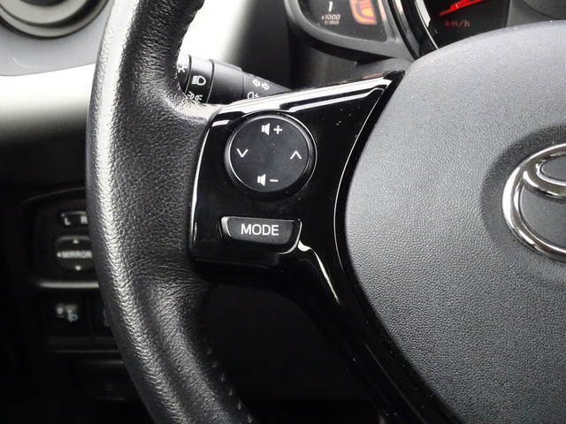Toyota Aygo 1.0 VVT-i x-play 5-Deurs | Navi | Camera | Bluetooth | Cruise