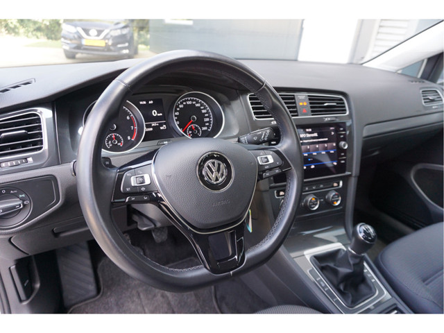 Volkswagen Golf 1.0 TSI 5drs Comfortline BJ2018 Lmv 16 | Led | Pdc | Navi | Trekhaak | Climate control | Cruise control | Getint glas
