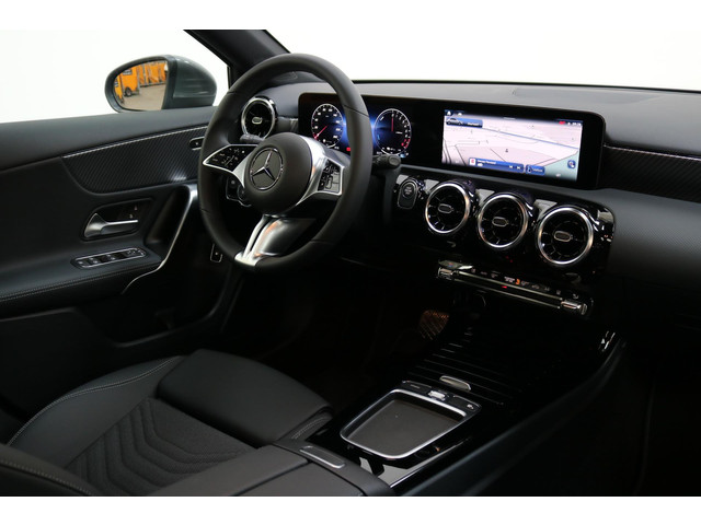 Mercedes-Benz A-Klasse 250 e Business Line Model 2023 | Panorama dak