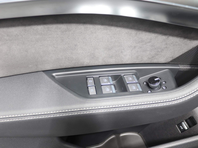 Audi e-tron Sportback 55 quattro S edition 95 kWh | 23LM | RS stoelen | Pano | Zwart Optiek