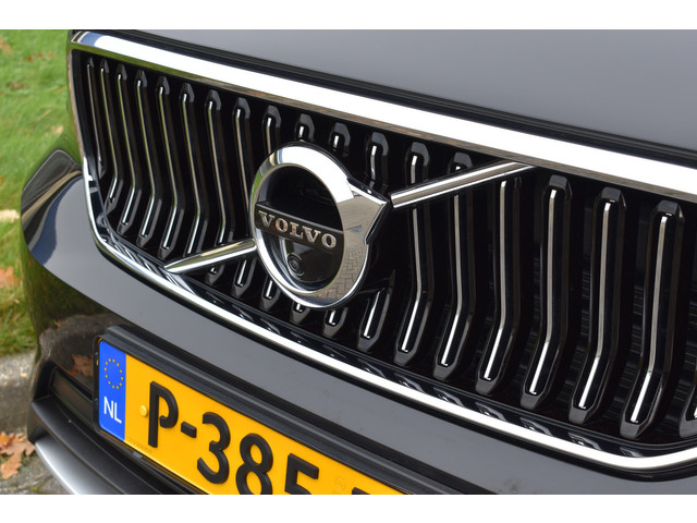 Volvo XC40 B3 Mild Hybrid 177PK Automaat Inscription | Panoramadak | 360 Camera | Trekhaak | ACC | H&K | BLIS | Leder |