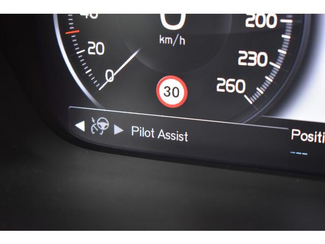 Volvo XC40 B3 Mild Hybrid 177PK Automaat Inscription | Panoramadak | 360 Camera | Trekhaak | ACC | H&K | BLIS | Leder |