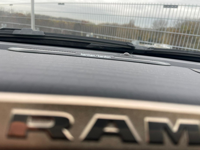 Dodge Ram Pick-Up 1500 Long Horn 5.7 V8 HEMI Panoramadak   Head Up display   Luchtvering