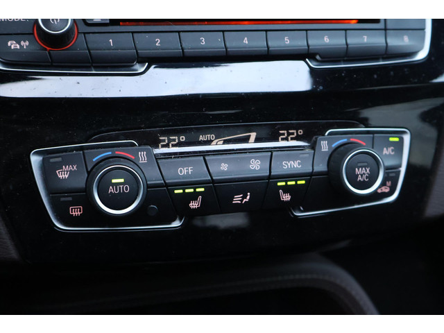 BMW X1 2.0 SDRIVE 20I AUT | LED | Leder | Stoelverwarming | Pano