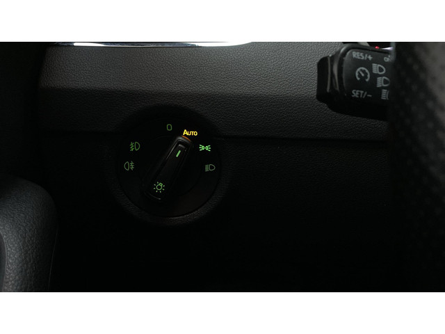 Skoda Octavia Combi 1.0 TSI 116pk DSG Greentech Clever Edition Stoelverwarming Navigatie Parkeersensoren