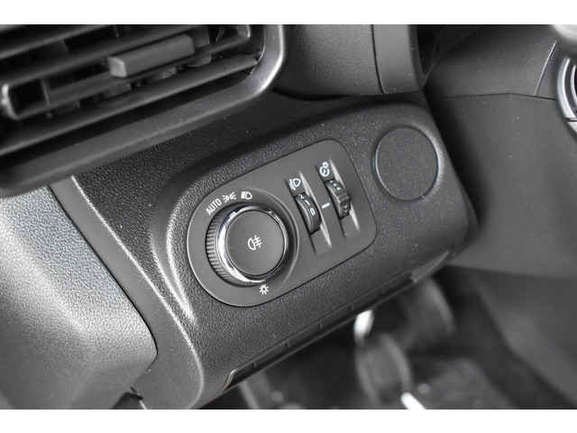 Opel Combo 1.5 100 pk L1H1 | Zijschuifdeur rechts met ruit | Scheidingswand | Comfort bestuurderstoel | Bi-zone airco