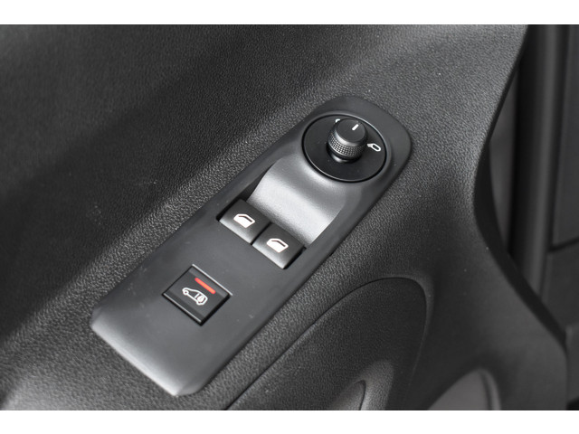 Opel Combo 1.5 100 pk L1H1 | Zijschuifdeur rechts met ruit | Scheidingswand | Comfort bestuurderstoel | Bi-zone airco