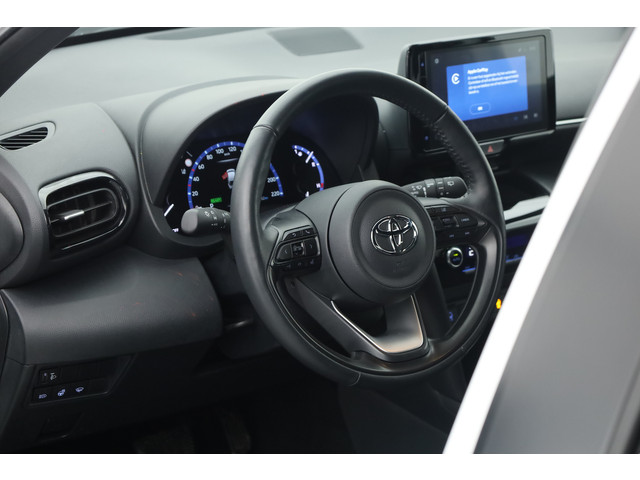 Toyota Yaris Cross 1.5 Hybrid Team D | Navi | Adapt. Cruise | Stoel- Stuurverw. | Camera | Wit Parelmoer