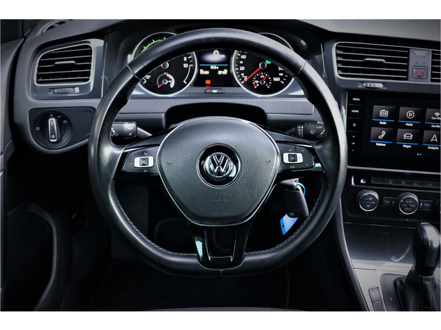 Volkswagen e-Golf | PDC+CAMERA | LED |  AUT. AIRCO | NAVIGATIE | SUBSIDIE | GROOT SCHERM | APPLE ANDROID AUTO | 2 SLEUTELS | 5 DEURS | MARGE | E-E