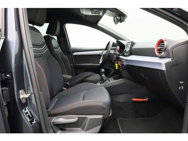 Seat Ibiza 1.0 TSI 95PK FR | LED | Parkeersensoren voor achter | Cruise | Clima | 17 inch | Apple Carplay   Android Auto