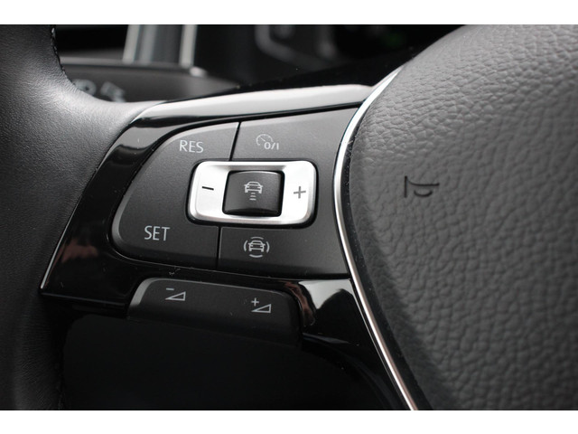 Volkswagen T-Roc 1.5 TSI DSG Sport Team | Navigatie | Adaptive Cruise Control | Camera | Lane Side Assist | Elektrische Achterklep | Digitaal Das