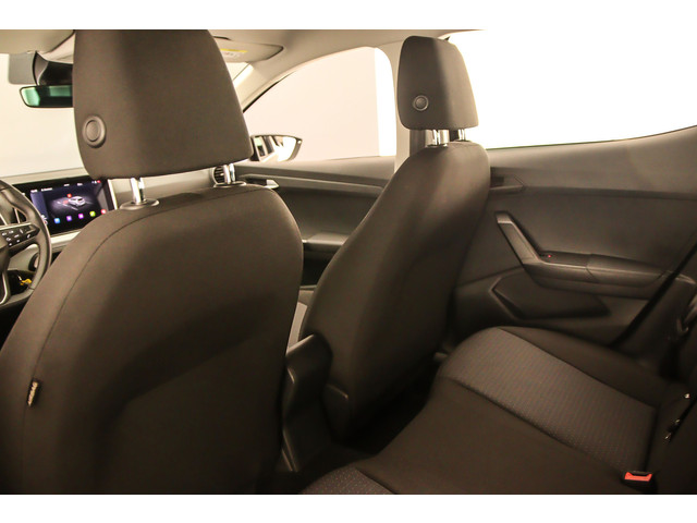 Seat Ibiza Style Business Intense 1.0 TSI 95pk Parkeersensoren, Navigatie, Cruise control, Stoelverwarming, Airco, DAB, App connect, LED ko