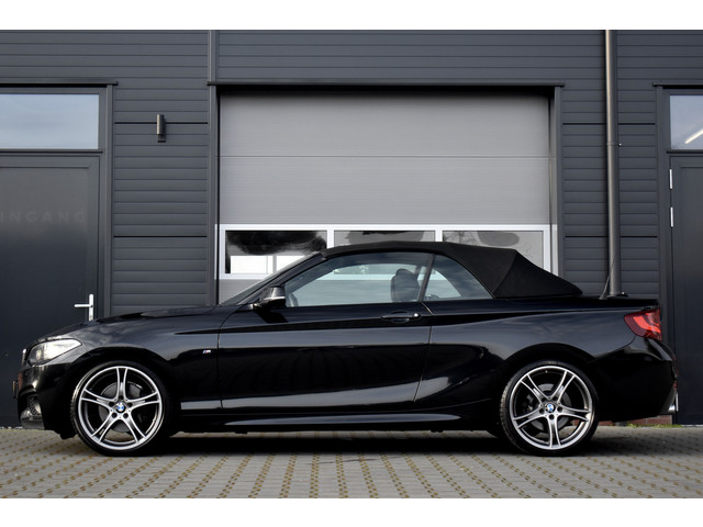 BMW 2 Serie Cabrio 220d 190pk High Executive M Sport | Harman Kardon | Elek. verst. Stoelen met Geheugen | 19 inch Velgen | Stoelverwarming 