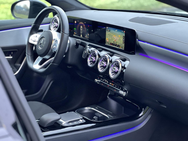 Mercedes-Benz A-Klasse 250 e AMG A250e Panoramadak|AppleCarplay|DAB+|Sfeerverlichting|Camera