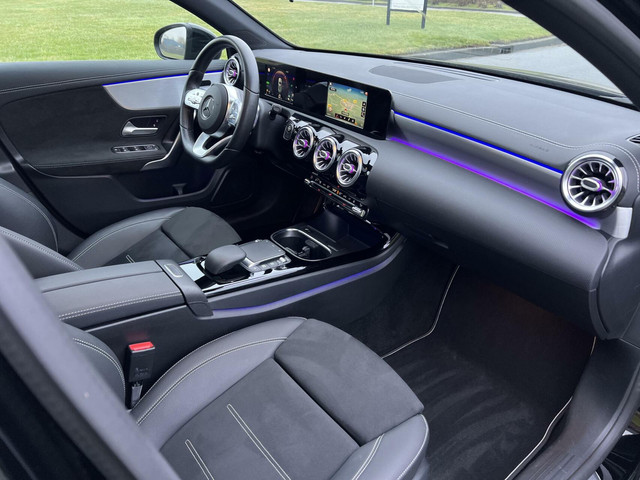 Mercedes-Benz A-Klasse 250 e AMG A250e Panoramadak|AppleCarplay|DAB+|Sfeerverlichting|Camera