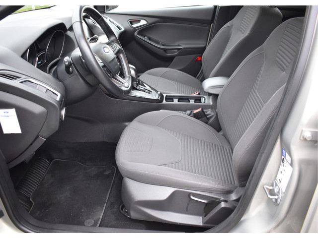 Ford Focus Wagon 1.5 Titanium Edition Automaat   Clima   Navi   Trekhaak   Parkeersensoren   Verw. voorruit