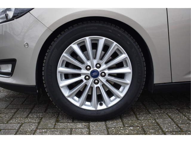 Ford Focus Wagon 1.5 Titanium Edition Automaat   Clima   Navi   Trekhaak   Parkeersensoren   Verw. voorruit