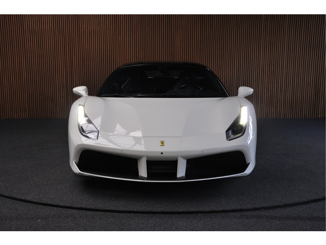 Ferrari 488 3.9 GTB HELE | FULL CARBON | BTW | FULL OPTION |