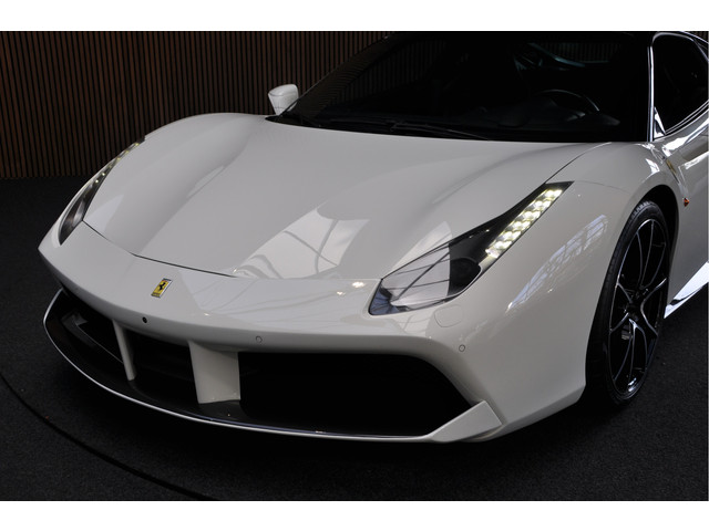 Ferrari 488 3.9 GTB HELE | FULL CARBON | BTW | FULL OPTION |