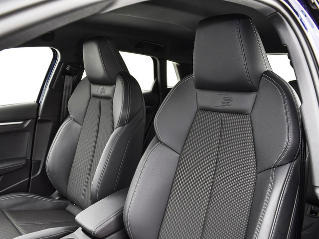 Audi A3 Sportback 35 Tfsi 150pk S-Tronic S edition | ACC | Navigatie | Park Assist | P-Sensoren | Sportstoelen | 17'' Inch | Garantie t 