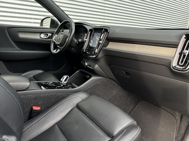 Volvo XC40 2.0 T4 Inscription | Dak| CarPlay| Dealer onderhouden| Keyless|
