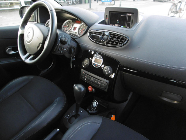 Renault Clio 1.6i 111pk 5-deurs Automaat Navi Clima Cruise Historie