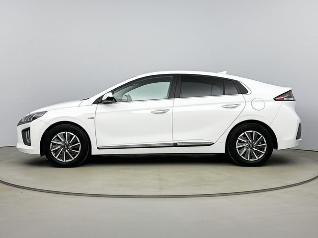 Hyundai IONIQ Comfort EV 38 kWh |  €2000,- EV-subsidie! | Warmtepomp | Bluelink app | Stoelverwarming | Navigatie | Adaptive cruise |