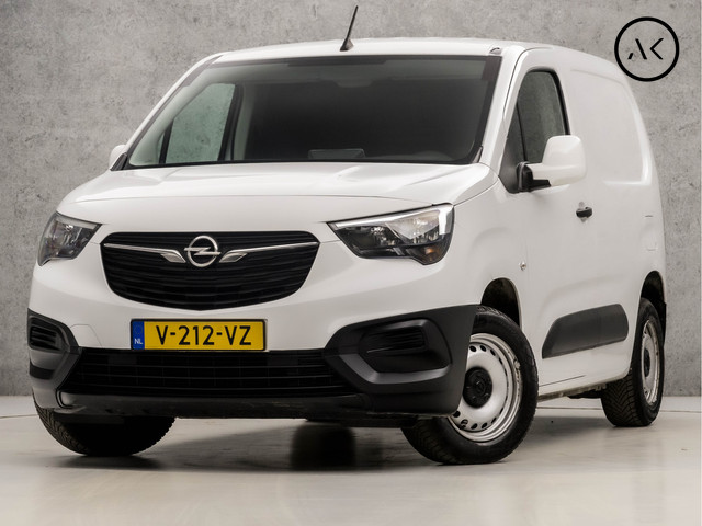 Opel Combo 1.6D L1H1 Edition (APPLE CARPLAY, GROOT NAVI, SCHUIFDEUR, PARKEERSENSOREN, CRUISE, SPORTSTOELEN, ELEK RAMEN, ARMSTEUN, NIEUWSTAA