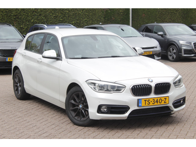 BMW 1 Serie 118i Corporate Lease Exe.   Leder   Navigatie   Parkeerhulp V+A   Cruise Control