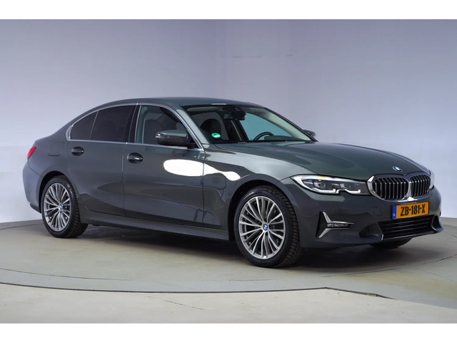 BMW 3 Serie 320i High Executive Luxury Aut. [ Head-up Harman-Kardon Sportstoelen ]