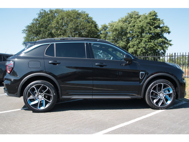 Lynk & Co 01 1.5 262 Pk NL-Auto Zwarte Hemel Panodak LED Infinity 360* Camera Carplay Adpt Cruise