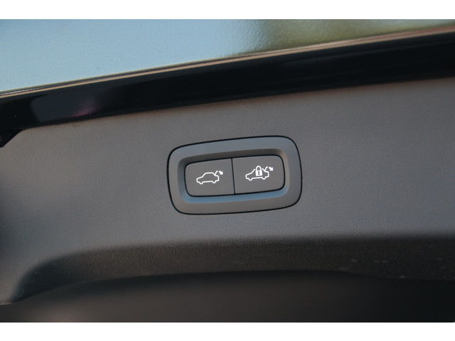 Lynk & Co 01 1.5 262 Pk NL-Auto Zwarte Hemel Panodak LED Infinity 360* Camera Carplay Adpt Cruise