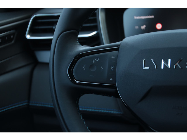 Lynk & Co 01 1.5 262 Pk NL-Auto Zwarte Hemel Panodak LED Infinity 360* Camera Carplay Adpt Cruise