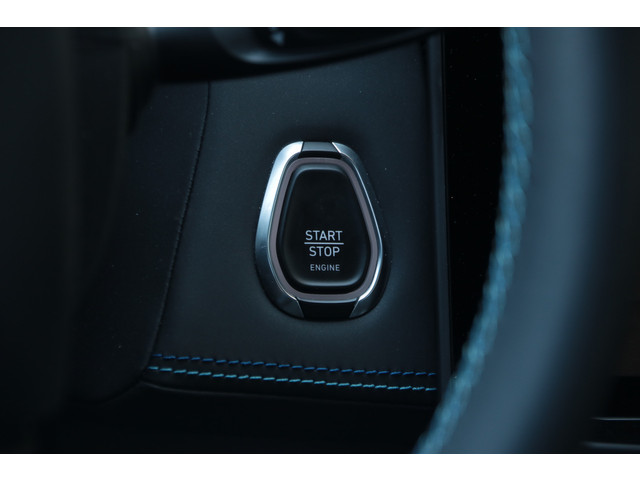 Lynk & Co 01 1.5 262 Pk NL-Auto Zwarte Hemel Panodak LED Infinity 360* Camera Carplay Adpt Cruise