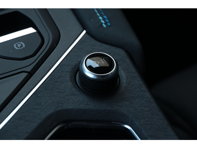 Lynk & Co 01 1.5 262 Pk NL-Auto Zwarte Hemel Panodak LED Infinity 360* Camera Carplay Adpt Cruise