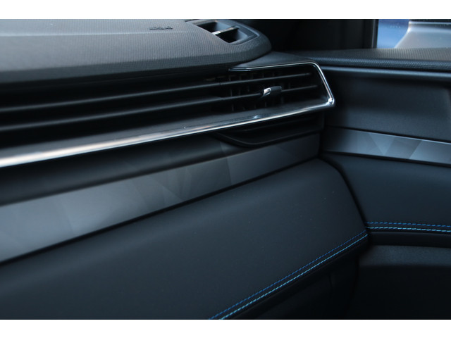 Lynk & Co 01 1.5 262 Pk NL-Auto Zwarte Hemel Panodak LED Infinity 360* Camera Carplay Adpt Cruise