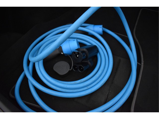 Tesla Model S 75D incl. BTW 334 PK | 4x4 | NL- AUTO | Autopilot | Panoramadak | Luchtvering | Carplay | Camera | 21' inch | Dodehoek detectie