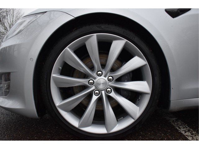Tesla Model S 75D incl. BTW 334 PK | 4x4 | NL- AUTO | Autopilot | Panoramadak | Luchtvering | Carplay | Camera | 21' inch | Dodehoek detectie